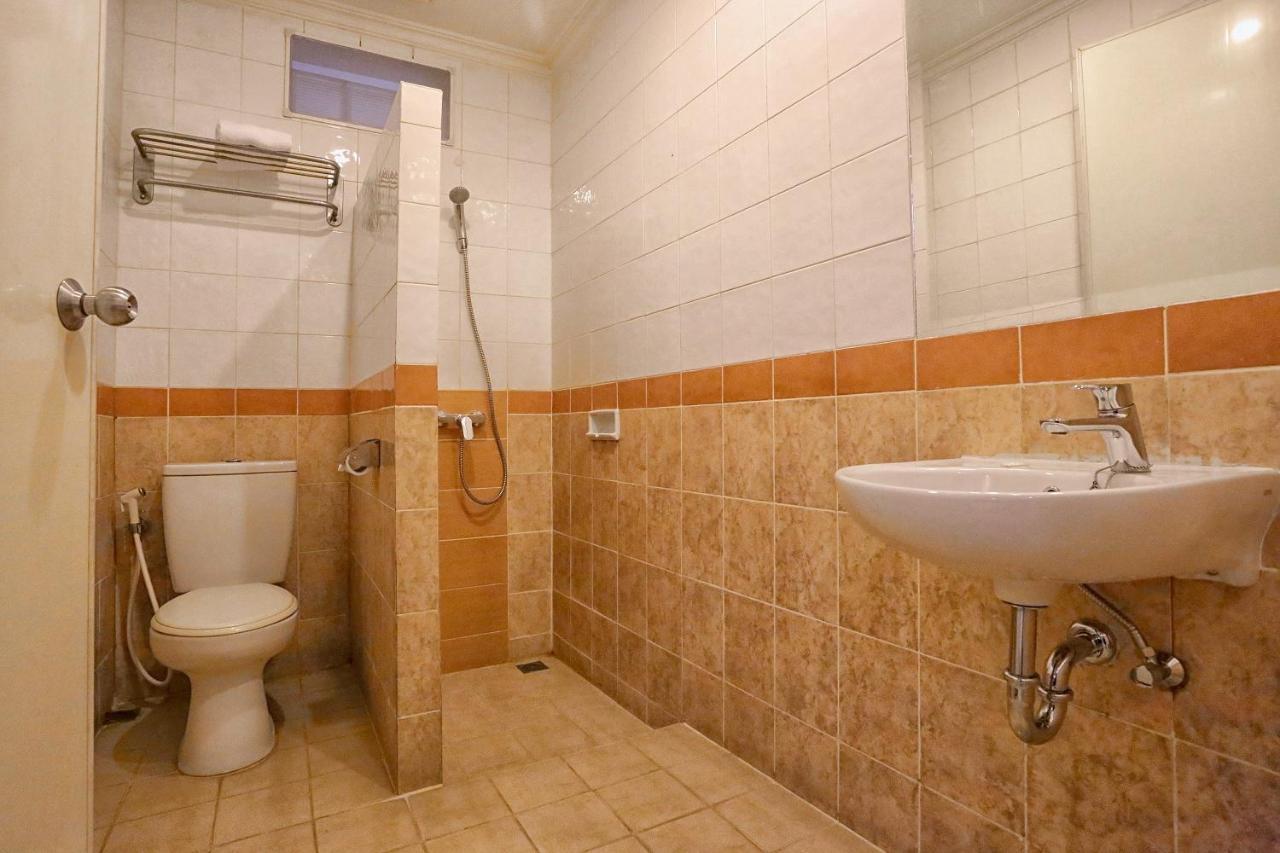 Hotel Quirin Semarang Dış mekan fotoğraf