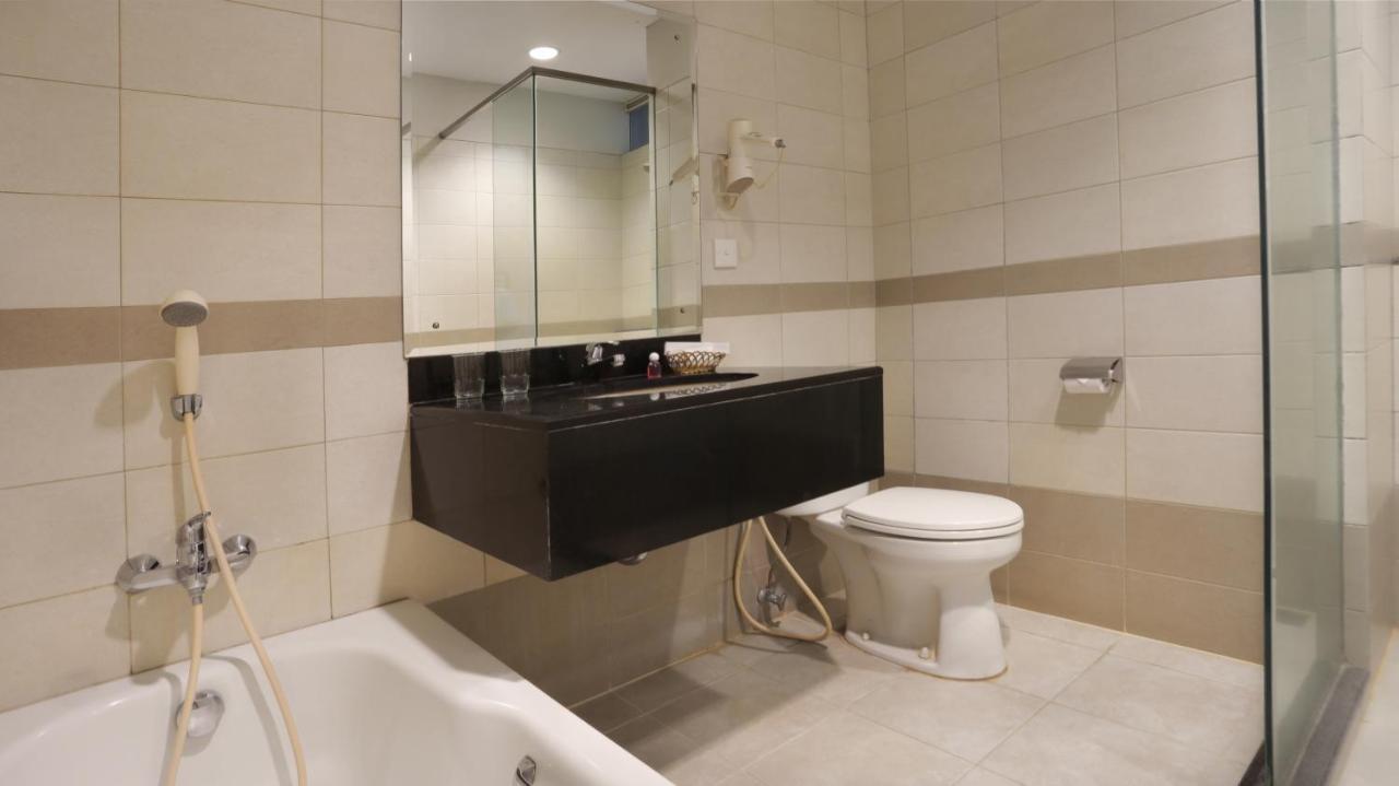 Hotel Quirin Semarang Dış mekan fotoğraf