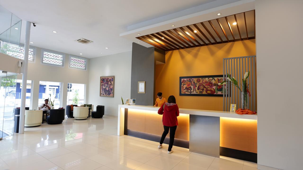Hotel Quirin Semarang Dış mekan fotoğraf