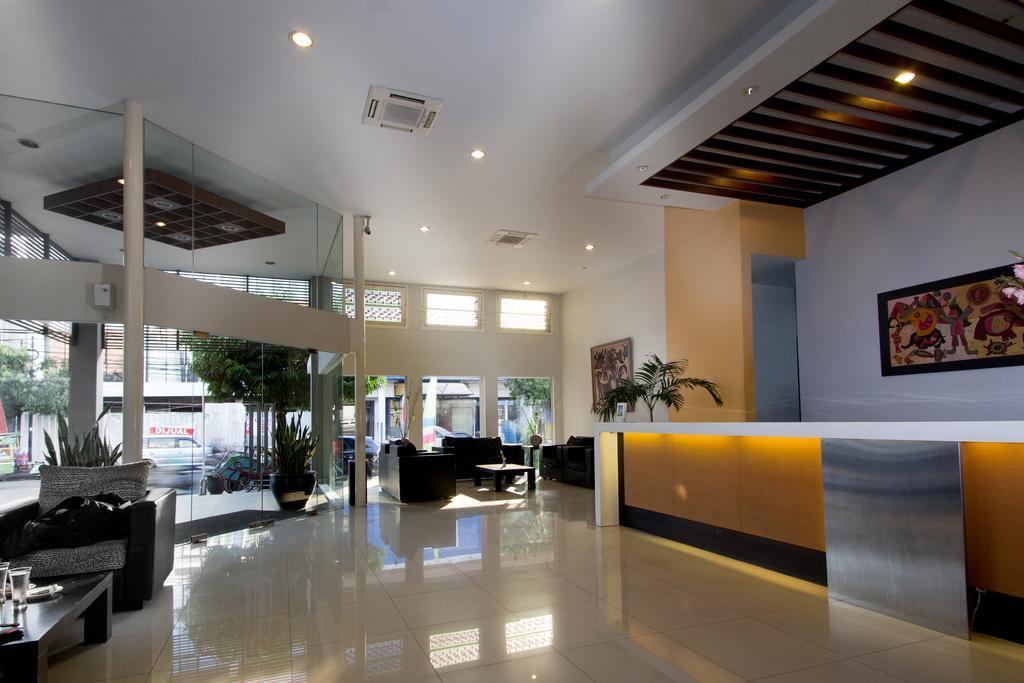 Hotel Quirin Semarang Dış mekan fotoğraf